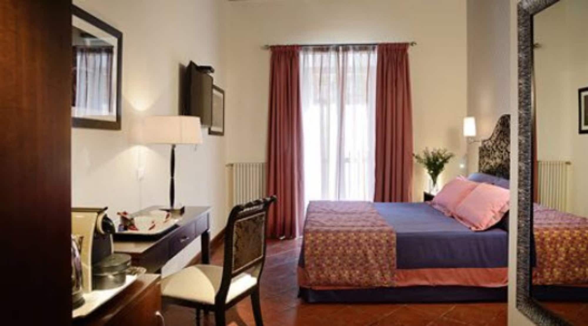 Frattina 122 3* Roma